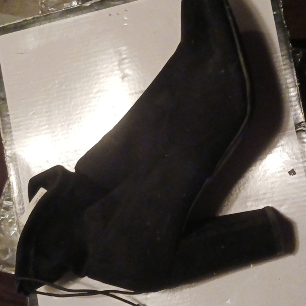 Shoes - Picture 3 of 3